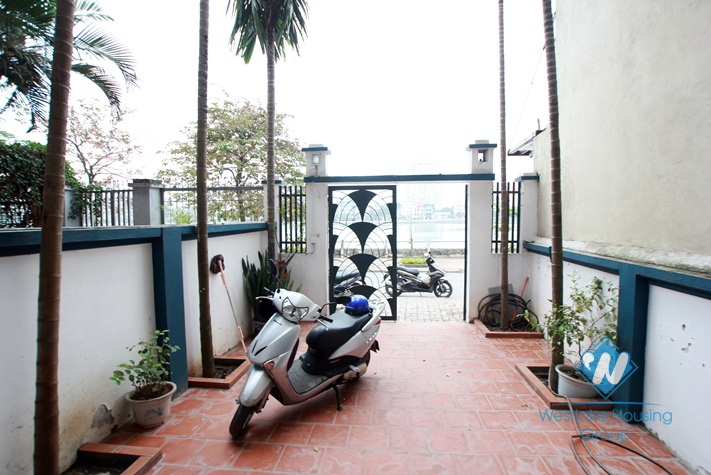 Nice house for rent in Westlake area, facing to the lake